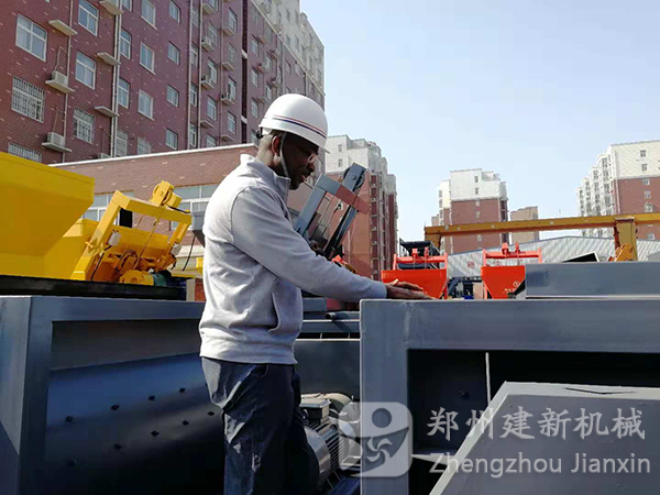 除了宝马展，ky体育(中国)官方网站
机械工厂更值得一看！